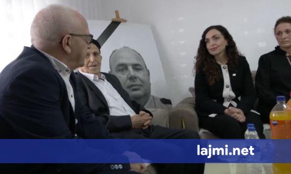 Vjosa Osmani shkon në familjen e Afrim Bunjakut pas vendimit  Drejtësia s është e plotë pa dënimin e Radoiçiqit