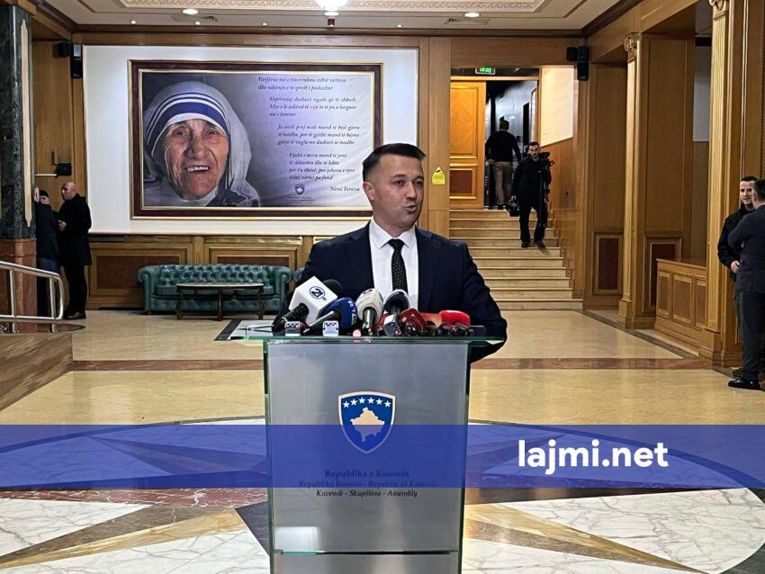 Berisha shfajësohet për bllokadën e Presidentit  Nëse vendi shkon në zgjedhje nuk është faj i PLE së   Koha të reflektojmë në interes të Kosovës