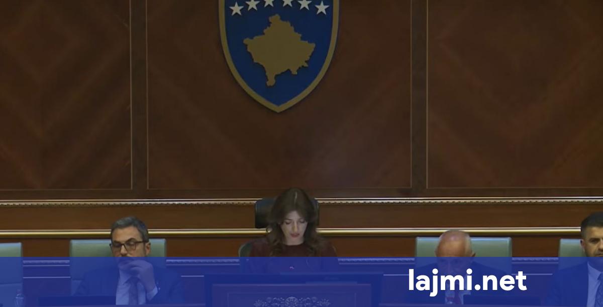 Rinis seanca  Haxhiu nis t i thërrasë një nga një deputetët e opozitës për të shkuar në seancë