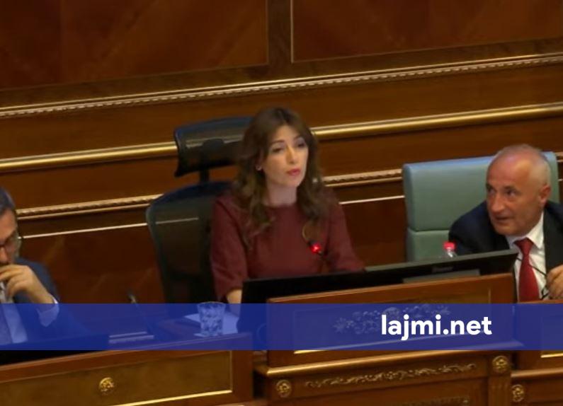 I thirri me emra deputetët e opozitës   Haxhiu e shtyn seancën për në orën 19 00