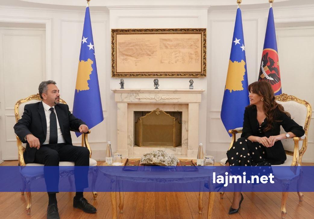 Presidenca jep detaje nga takimi Haxhiu   Radoniqi për përgaditjet për zgjedhjet e reja