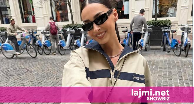 Adrola pranë Capital T  një moment i thjeshtë plot  dashni 