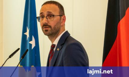 Ambasadori i Kosovës në Gjermani  Platforma e udhëtimeve globale  Expedia  e ka përmirësuar pasakësinë  Prishtina shkruhet saktë