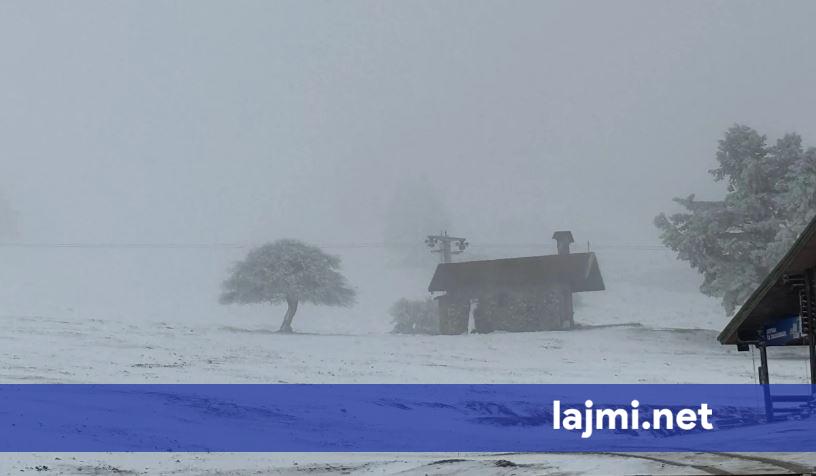 Greqia mbulohet nga bora  temperaturat deri  1 gradë