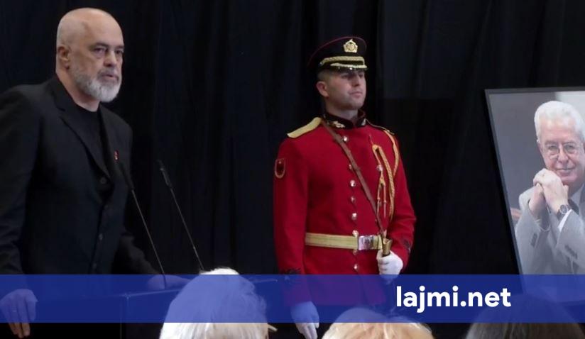 Rama në homazhe  Pëllumbi do mbetet pikë referimi në historinë e ndryshimeve