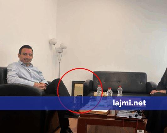 Deklarata e Pavarësisë në tokë e pas kauçit  reagon Dimal Basha  Jemi në proces të bartjes në objekt të ri  zyrtarët do ta varin në mur