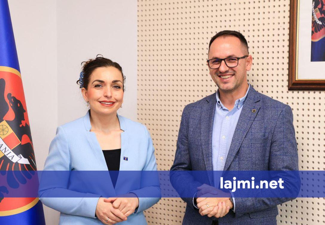 Besim Kodra i bashkangjitet rrugëtimit politik të Vjosa Osmanit