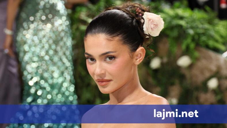 kylie-flet-per-jeten-para-fames-kur-ishte-pa-nderhyrje
