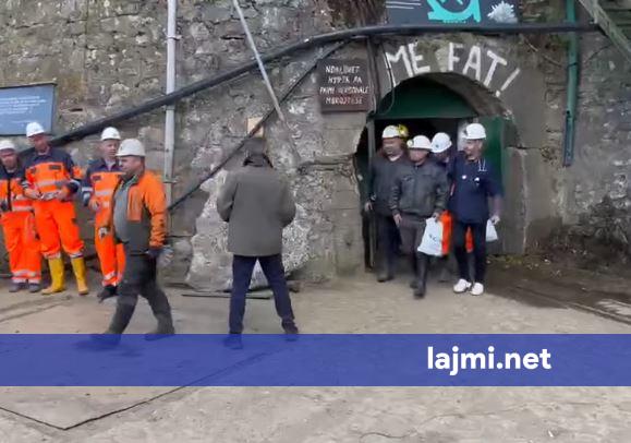 18 minatorët e ngujuar dalin nga miniera
