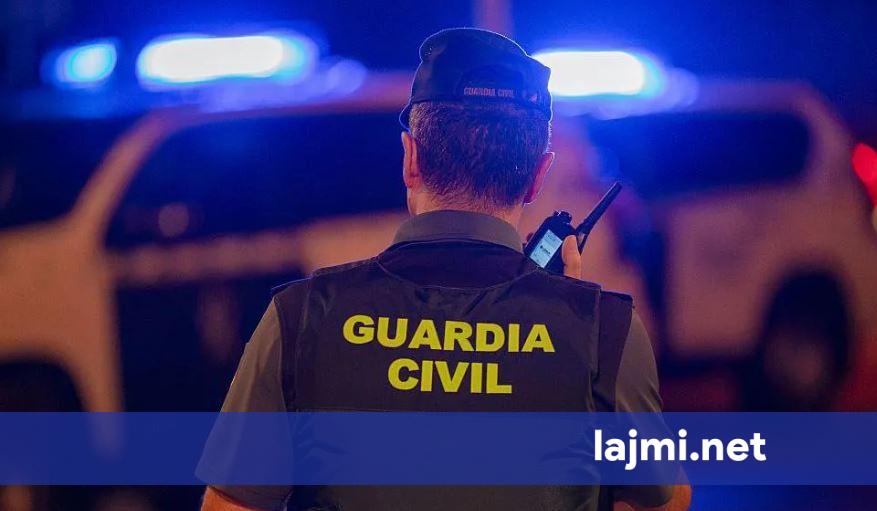 Tronditet Spanja  25 vjeçari dyshohet se vrau prindërit dhe plagosi katër persona