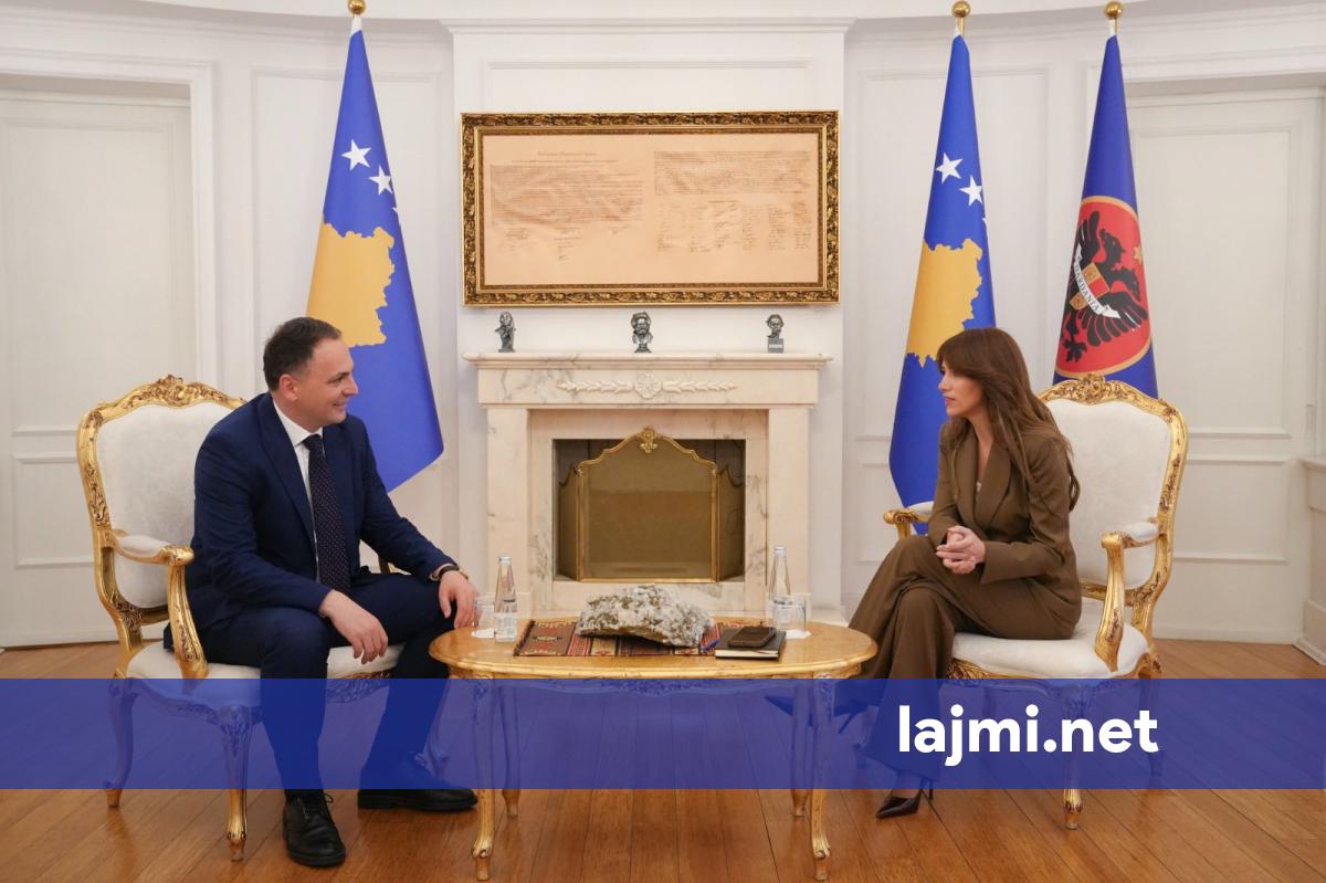 Albulena Haxhiu takohet me kreun e AKI së  flasin rreth sigurisë