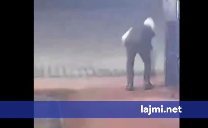 Hajnat vjedhin kasat në një autolarje  self service    kamerat kapin gjithçka 