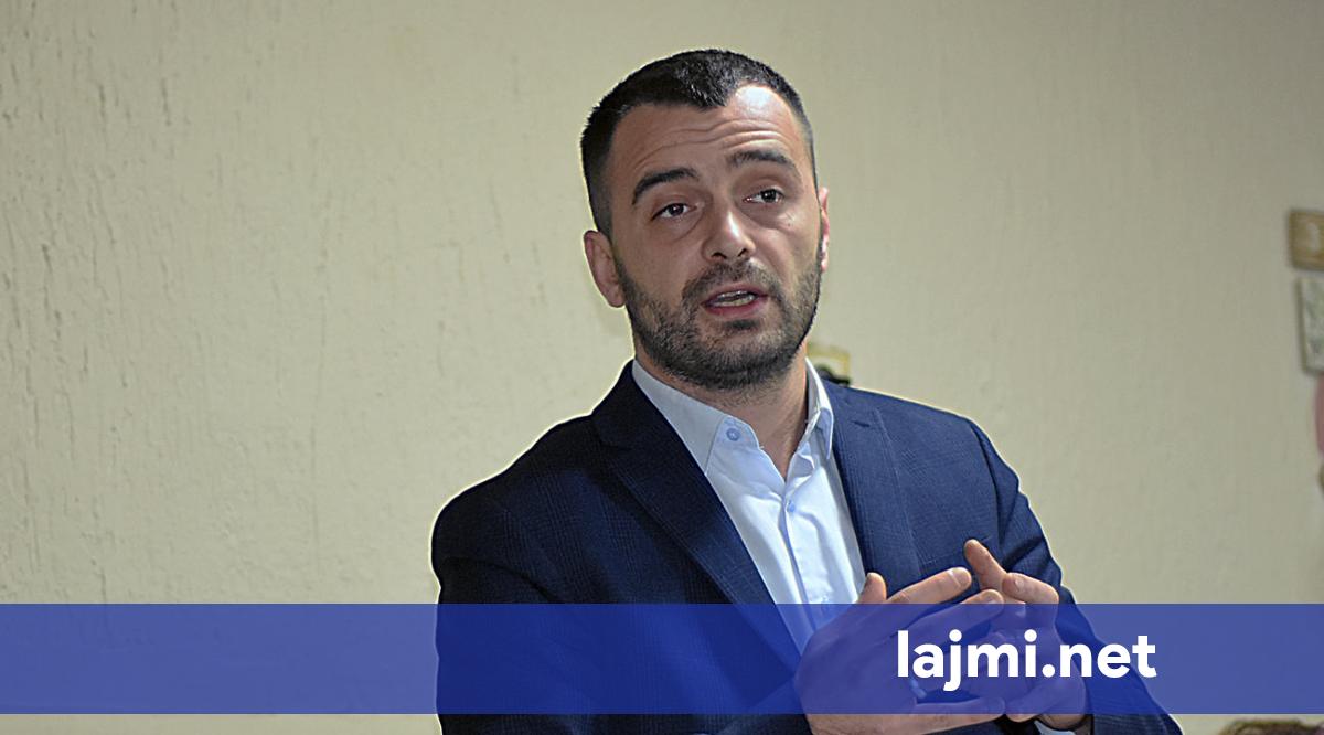 Gruaja e deputetit Arbër Rexhaj punësohet në Spitalin e Prizrenit  lë punën paraprake para nënshkrimit të kontratës