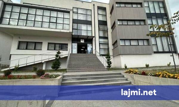 Nuk shkoi katër vite në punë por u pagua  aktakuzë ndaj drejtorit të Administratës në Spitalin e Gjakovës që nuk e lajmëroi