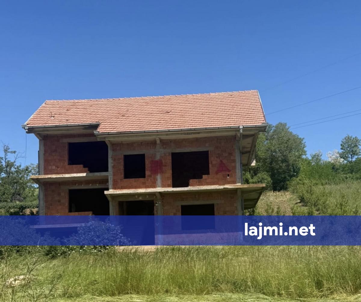  Doja të hyja në dhomën ku ndodhi krimi  por s munda    Vasfije Krasniqi viziton shtëpinë ku u dhunua