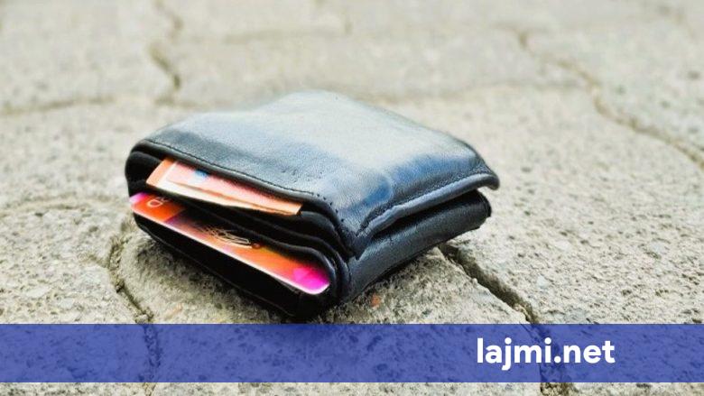 E mitura në Mitrovicë e gjen kuletën me 2000 euro në rrugë  e dorëzon në polici