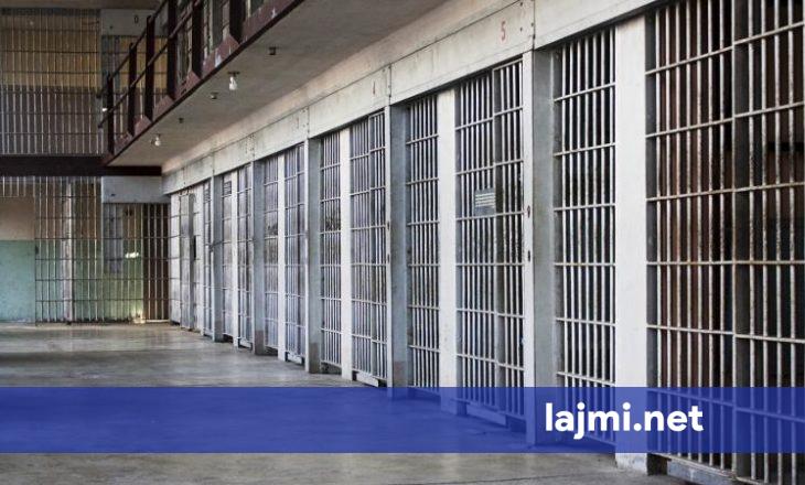 Arratisen 2 persona nga Qendra Korrektuese e Lipjanit  policia i kap dhe i kthen pas grilave