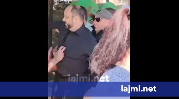 Policia e Kosovës arreston kryetarin dhe kryesuesin e Kuvendit të Mitrovicës së Veriut gjatë tentativës për të hequr shenjën  Mitrovica  me zemër të gjelbër
