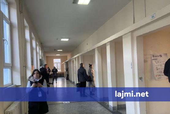 Nis votimi në jug dhe veri të Mitrovicës