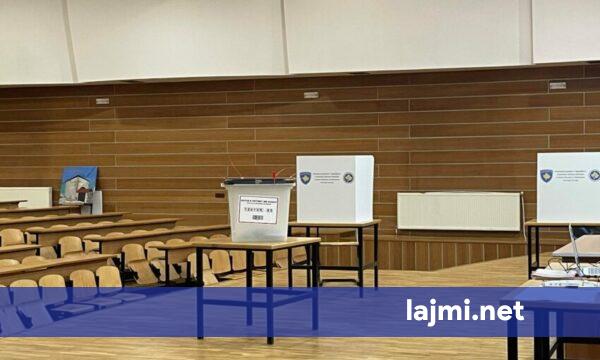 Qendra e votimit me kusht  Mazreku  Procesi po zhvillohet normalisht  trendi i pjesëmarrjes mbetet i njëjtë