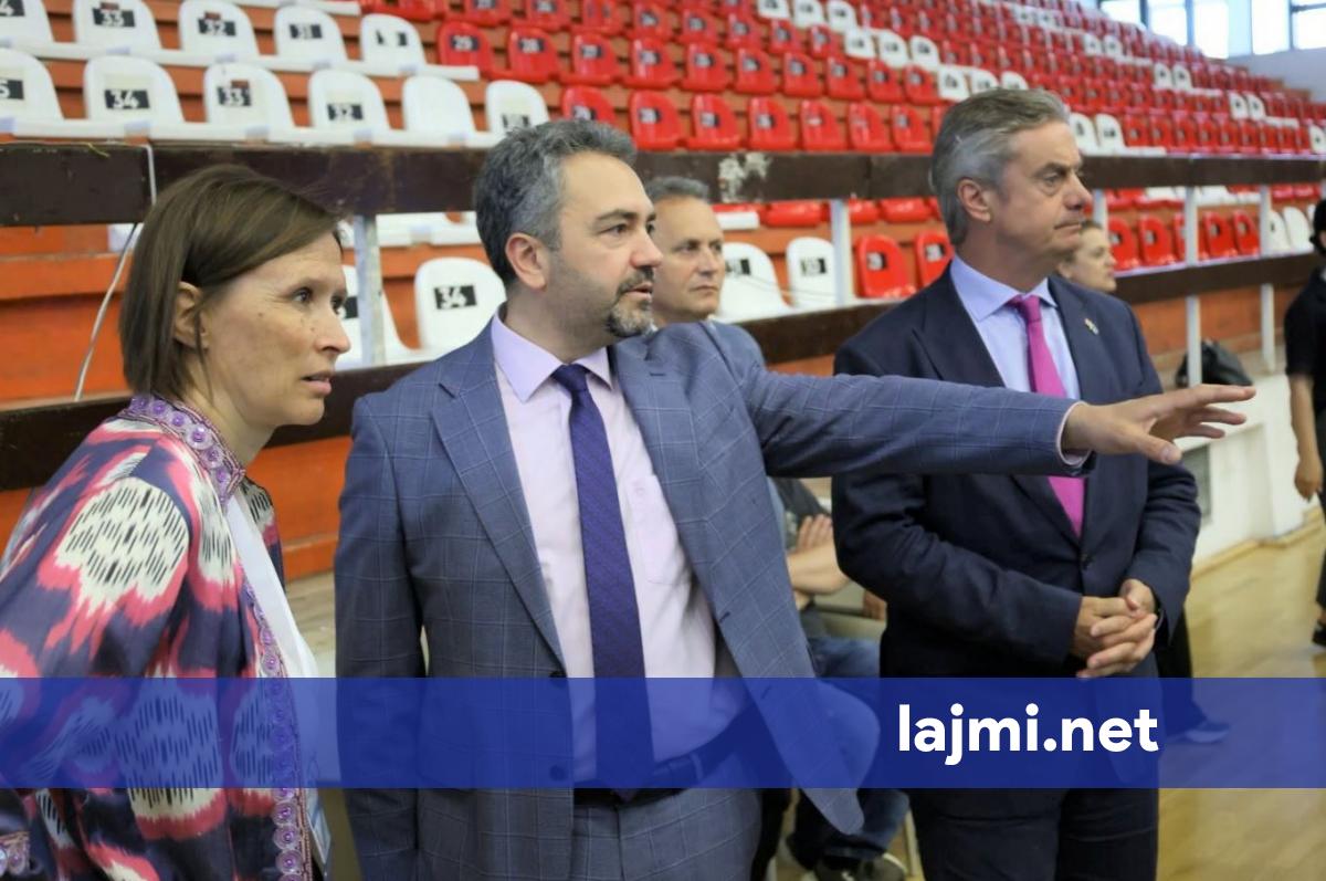 palatova-viziton-qendren-e-numerimit-ne-prishtine-numerimi-i-votave-dhe-certifikimi-i-rezultateve-jane-te-gjitha-pjese-e-integritetit-te-zgjedhjeve