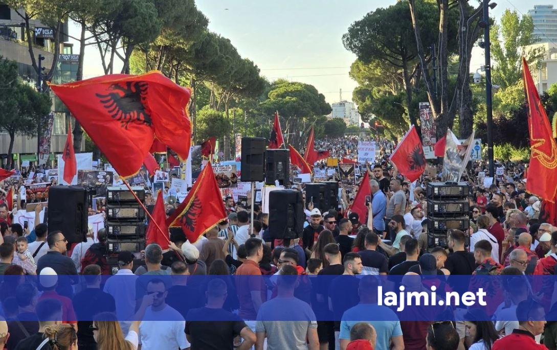 Dita e 11 të e protestës  në Tiranë pritet të vijnë edhe shqiptarë nga jashtë kufijve