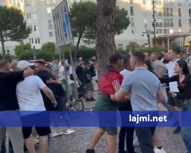 Tensione në Shqipëri  protestuesit për Zvërnecin konfliktohen fizikisht me mbështetësit e PS së