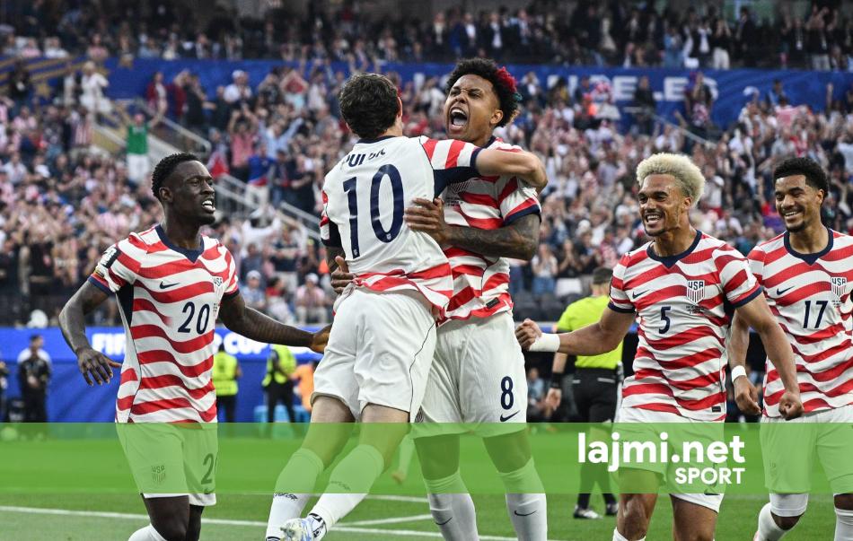 Amerika pa futbollistin kryesor ndaj Australisë  formacionet zyrtare