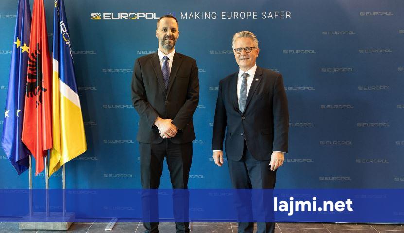 Lamallari në Europol  Forcojmë bashkëpunimin në luftën kundër drogës dhe grupeve kriminale
