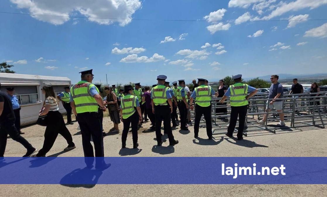 Kënduan këngë nacionaliste  Policia ndalon disa persona pas përfundimit të  Vidovdanit 