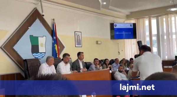 Përplasje në kuvendin e Mitrovicës së Jugut  Shefki Begu e quan Valon Brahimin  injorant 