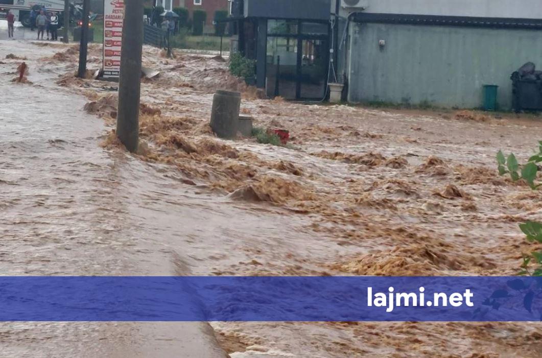 Largohet uji nga rruga në magjistralen Ferizaj Gjilan  lirohet qarkullimi për mjete