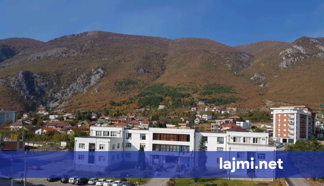 Reagon Komuna e Istogut për mbylljen e Qumështores  Vita   thotë se do ketë pasoja për fermerët  punëtorët dhe gjithë zinxhirin e prodhimit të qumshtit