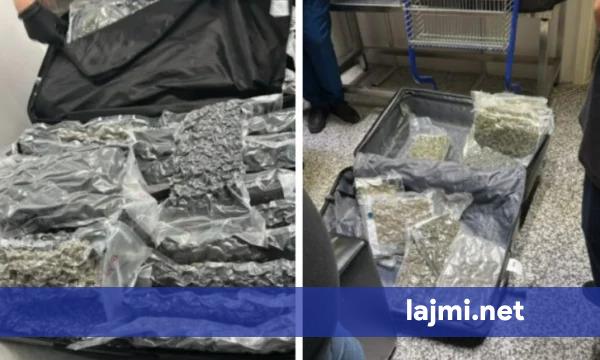 Kapen në valixhe 46 kilogramë drogë në aeroportin  Nënë Tereza   aeroplani po vinte nga Toronto në Rinas