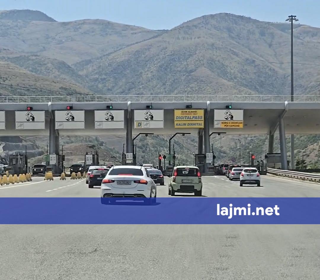 Qytetarët e Kosovës ia mësyjnë bregdetit  Mbi 11 mijë persona hyjnë në Shqipëri për vetëm 4 orë