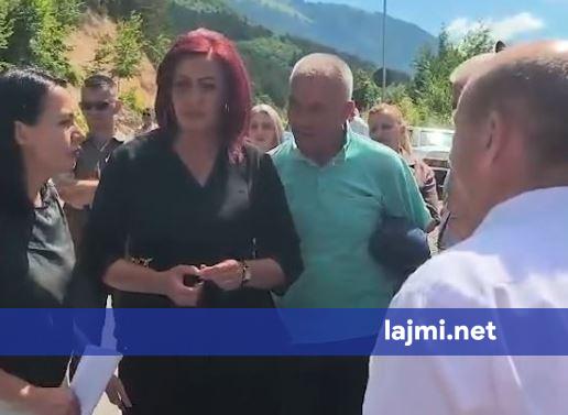 Vendosja e rampës në Prevallë  ministrja Pacolli përballet me banorët