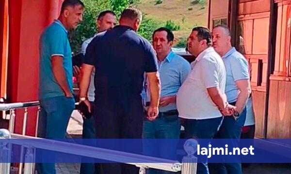  Dyshime se u përfshin në protesta   VLEN konfirmon se tre zyrtarët e tyre janë ndalë në Qafë Thanë nga autoritetet kufitare të Shqipërisë