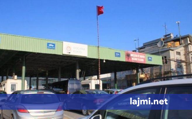 Fluks i madh në Morinë  mijëra qytetarë nga Kosova drejt bregdetit shqiptar   vetëm sot në kufi kanë hyrë mbi 12 mijë persona