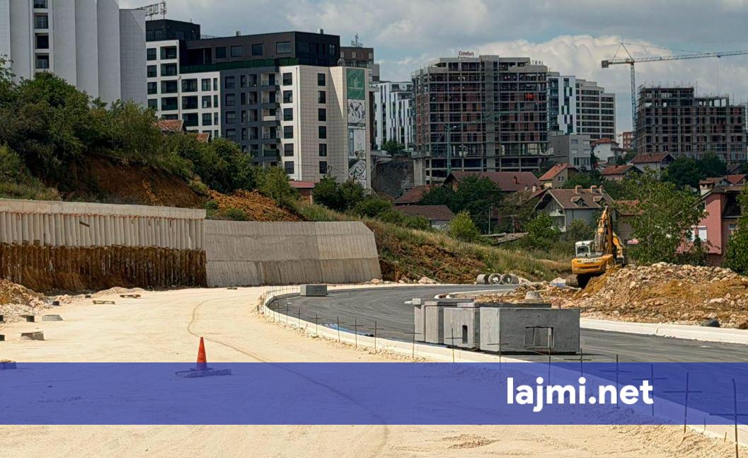 Rama njofton për avancimin e punimeve  Rruga  A  pritet të lidhet me rrugën  B  gjatë javës
