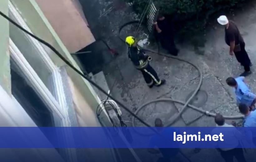 Përfshihet nga zjarri një banesë në Pejë  zjarrfikësit lokalizojnë flakët dhe shmangin përhapjen