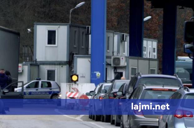 Përditësohet gjendja në kufi  Deri në 40 minuta pritje te Dheu i Bardhë