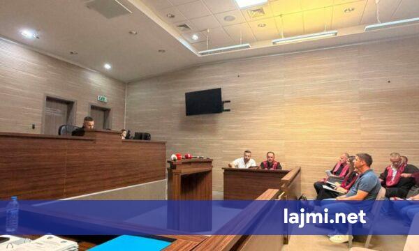 Dështon të mbahet seanca fillestare për barrikadat në veri