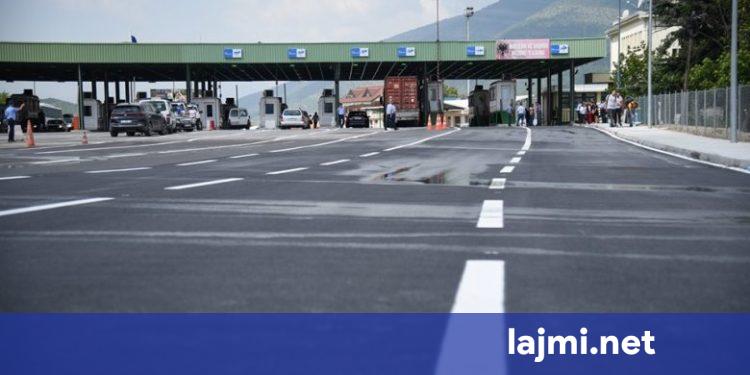 Gjendja e qetë në pika kufitare  pritja më e gjatë është deri në 15 minuta për të dal nga Kosova