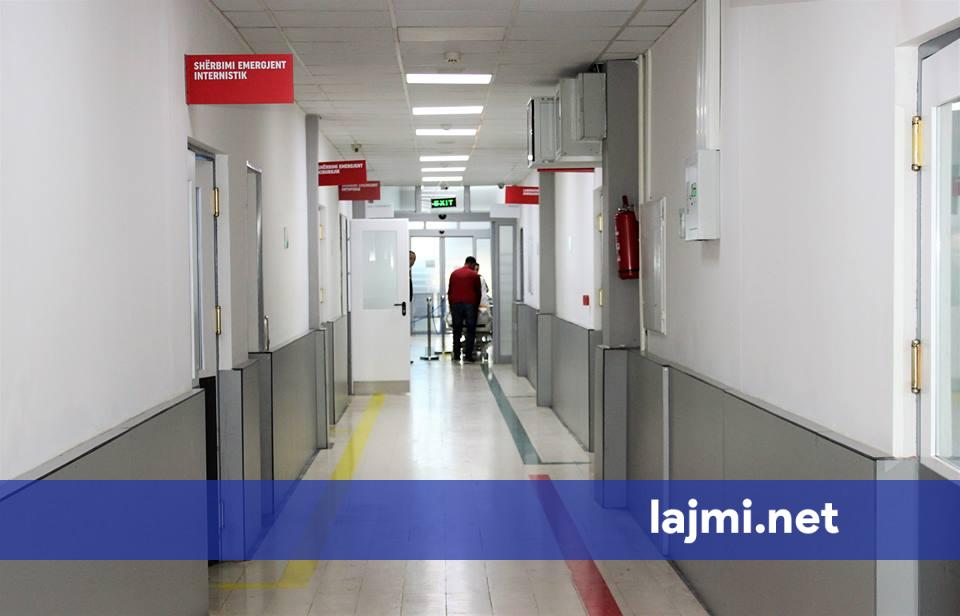 Vazhdojnë shtesat prej 150 eurosh për mjekët që punojnë në sektorin publik