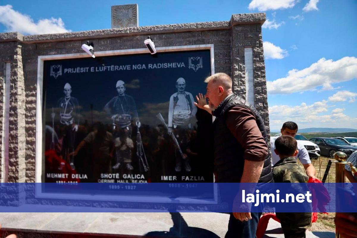 Lushtaku nderon dëshmorët në Marinë e Radishevë  zbulohet pllaka përkujtimore