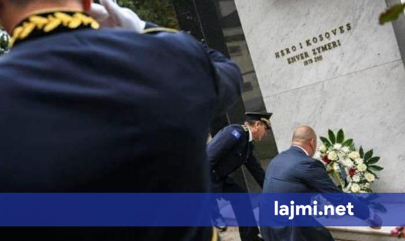 Haradinaj nderon Enver Zymberin dhe Afrim Bunjakun  Emrat e tyre mbeten simbol i mbrojtjes së Kosovës