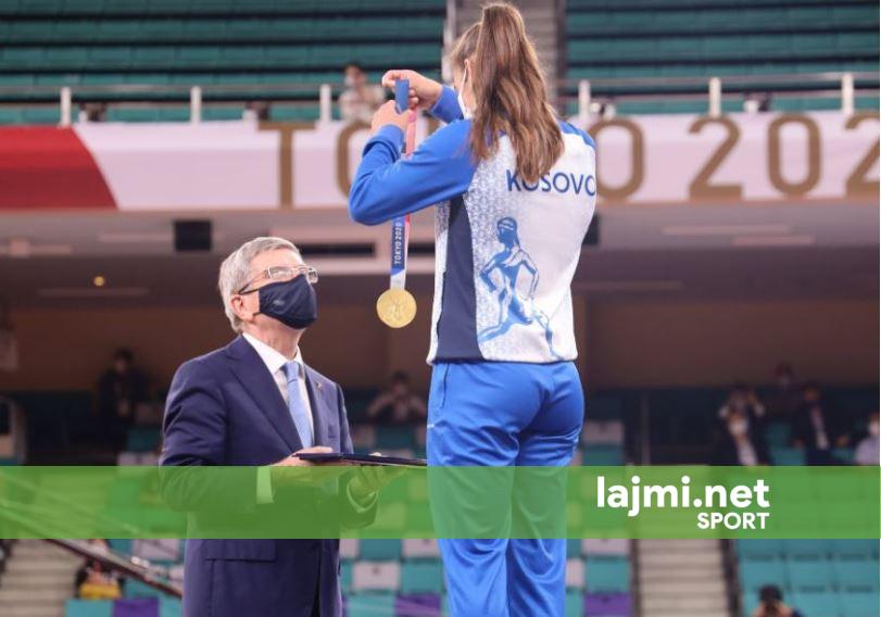 5-vjet-me-pare-nora-gjakova-u-kurorezua-me-medalje-te-arte