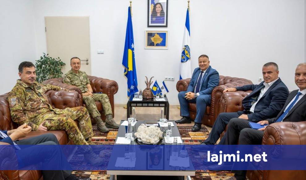 Komandanti i KFOR it takon Hoxhën  riafirmohet bashkëpunimi për sigurinë