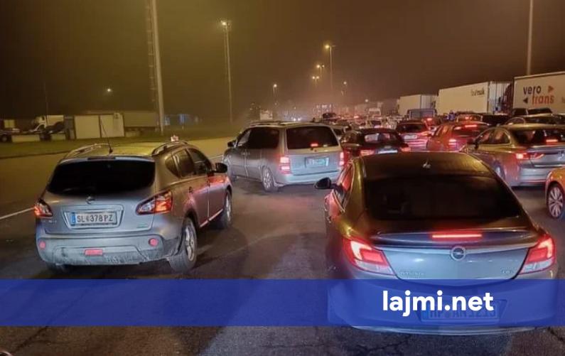 Pritje e kolona në pika kufitare edhe gjatë orëve të mbrëmjes