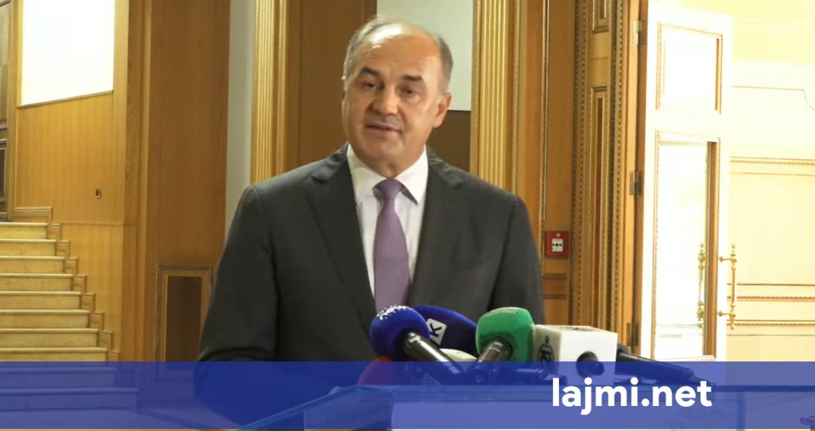 Enver Hoxhaj  Vendi ka lëvizur drejt anarkisë së plotë si shkak i Kurtit dhe Vetëvendosjes